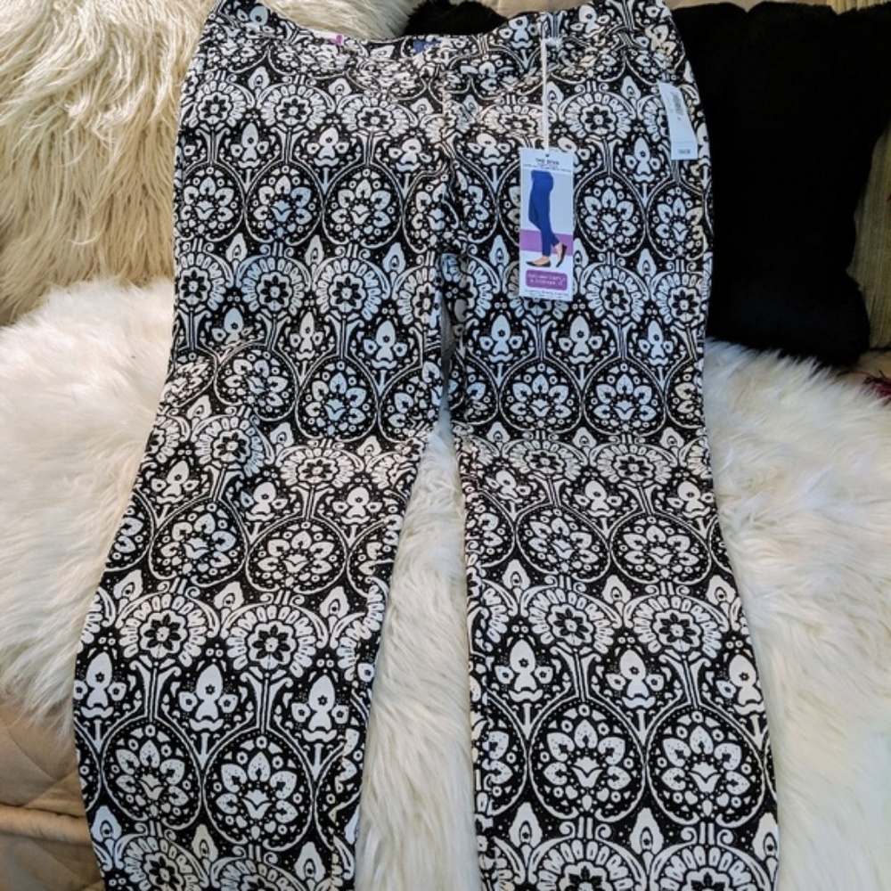 New Black/cream patterned stretch pants